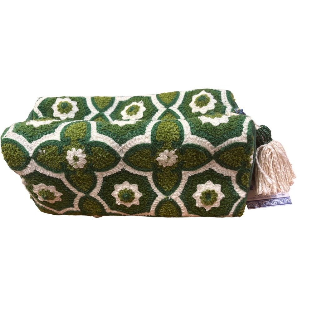India A World Traveler Collection Green Floral Crewel Embroidered Makeup Bag NWT